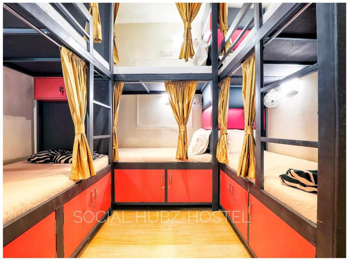 Social Hubz Hostel 뭄바이 외부 사진