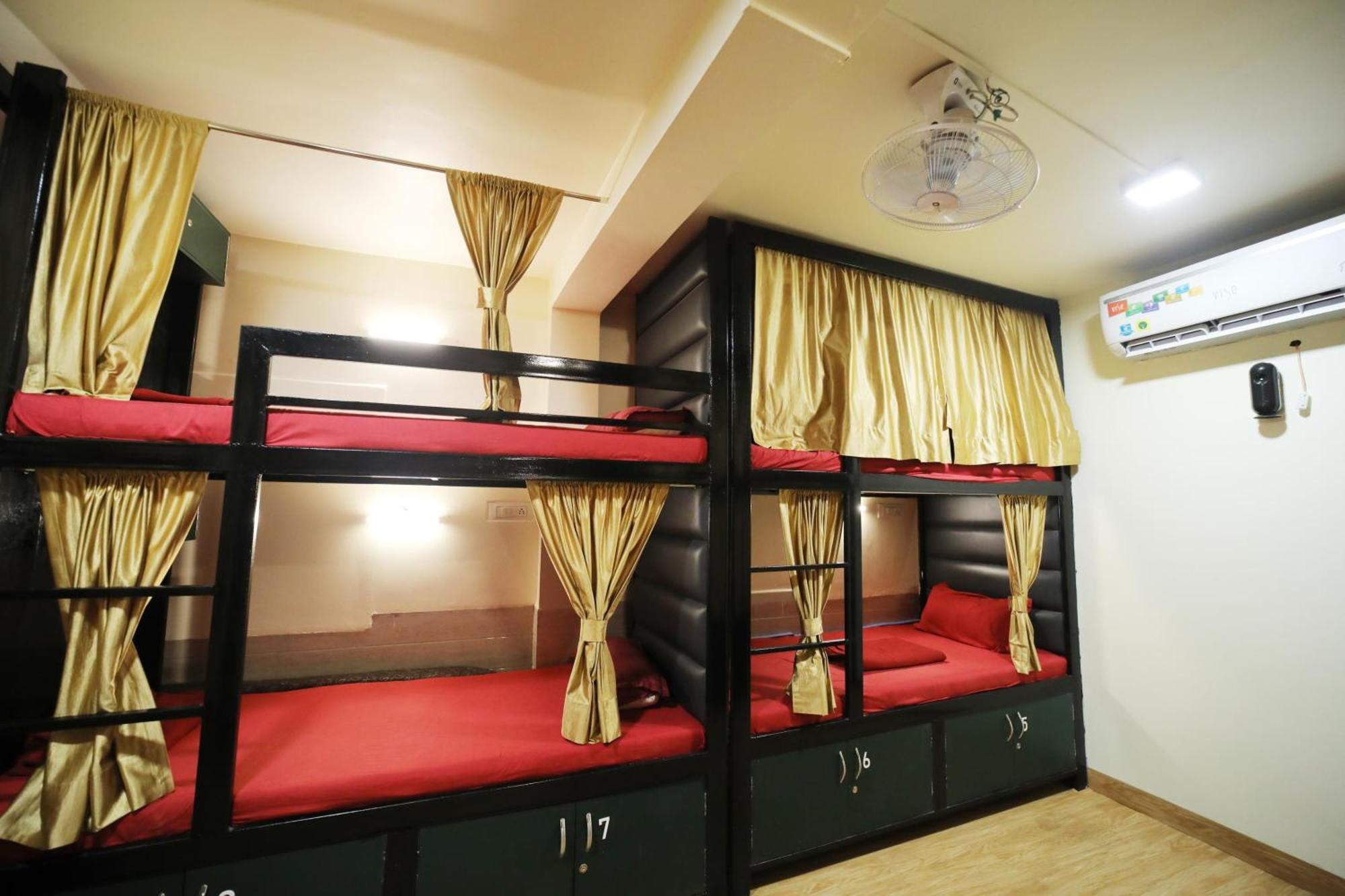 Social Hubz Hostel 뭄바이 외부 사진