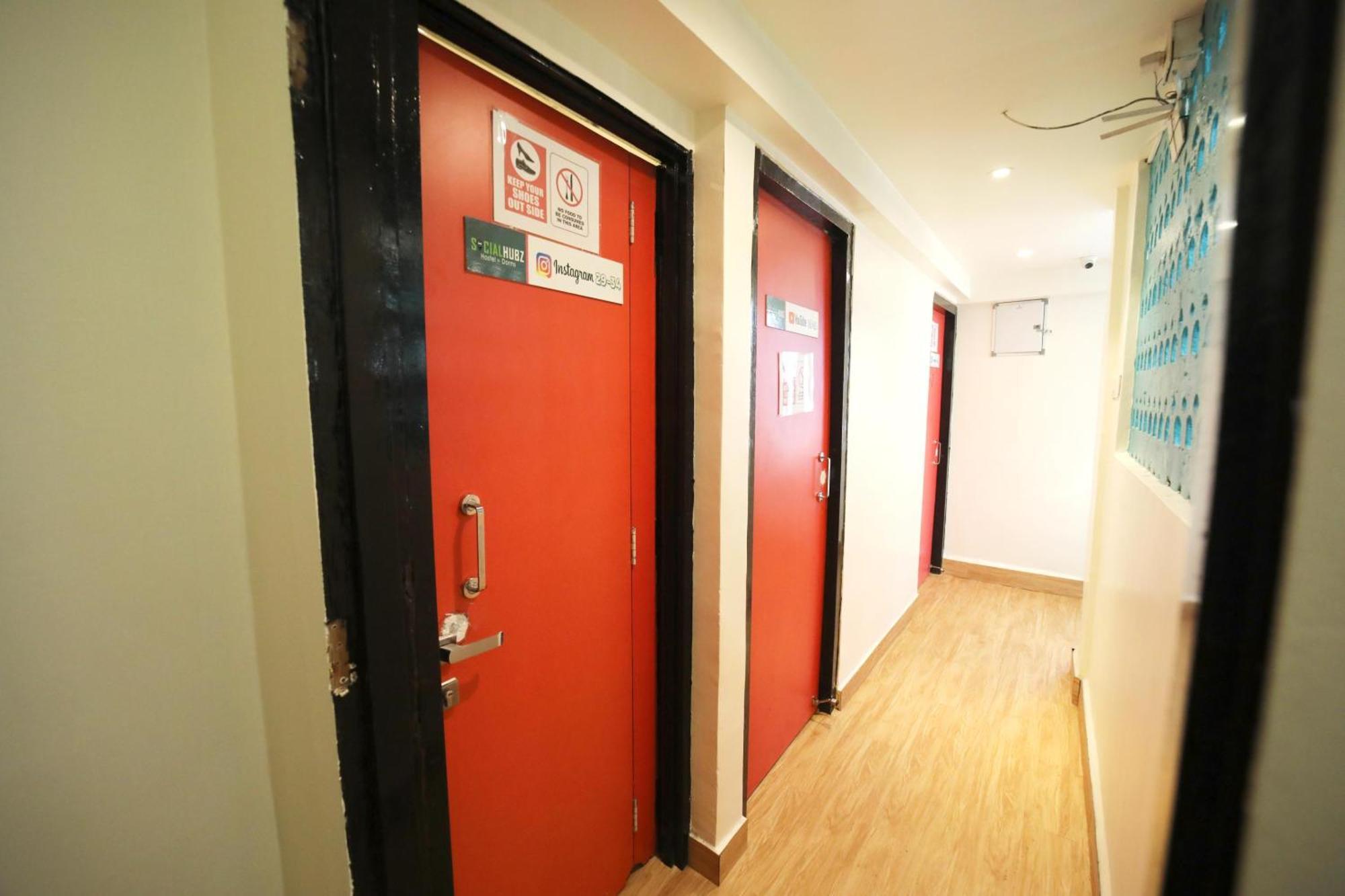 Social Hubz Hostel 뭄바이 외부 사진