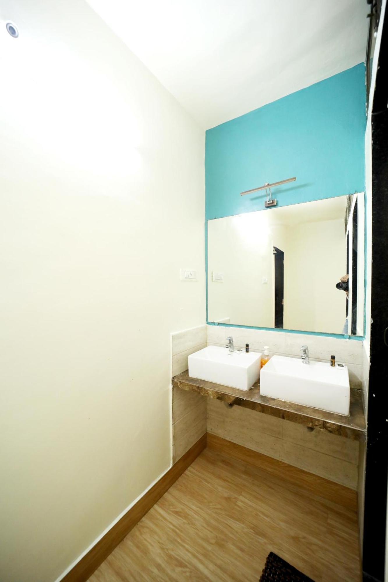 Social Hubz Hostel 뭄바이 외부 사진