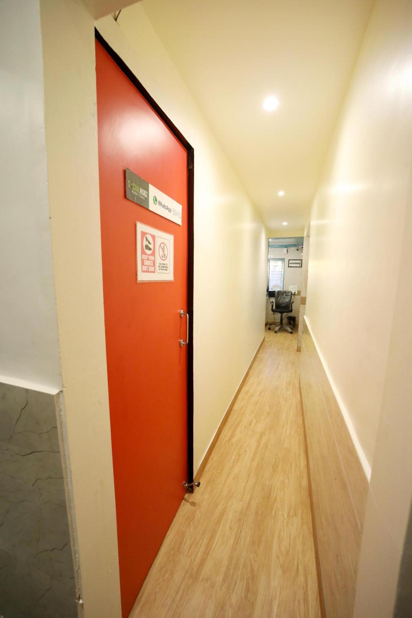 Social Hubz Hostel 뭄바이 외부 사진